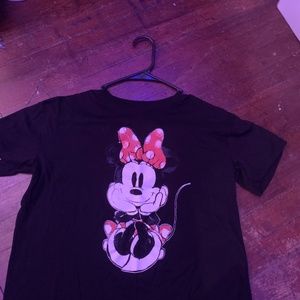 Minnie Mouse shirt 💙